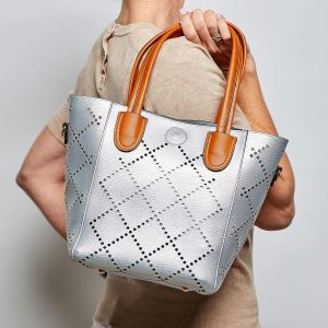 Alternative view of Louenhide Baby Bermuda Silver Tote Bag
